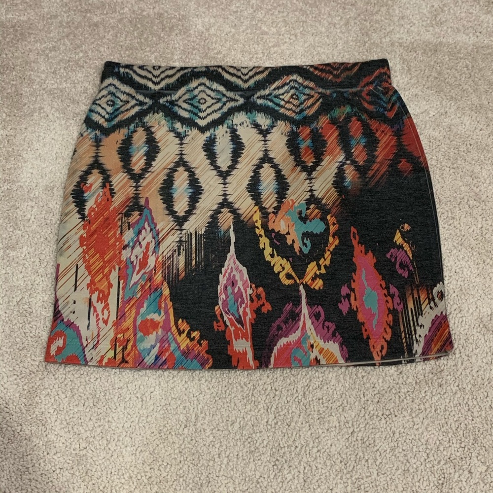 Lulu’s multicolor patterned mini skirt - Picture 5 of 5